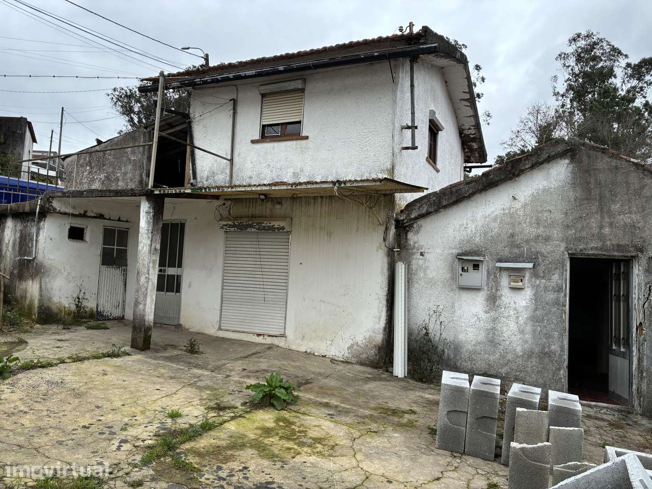 Moradia de dois pisos - Grande imagem: 2/4