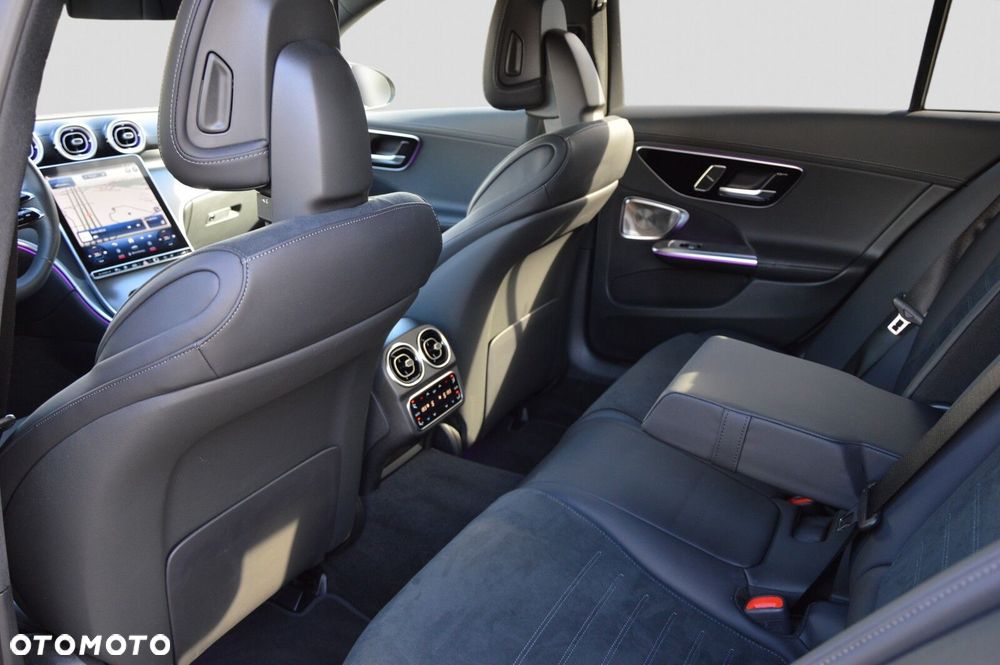 Mercedes-Benz Klasa C 300 de PHEV 4-Matic AMG - 20