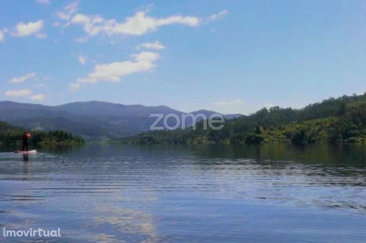 Fantastico terreno de 1674m2 com ruina - Grande imagem: 2/5