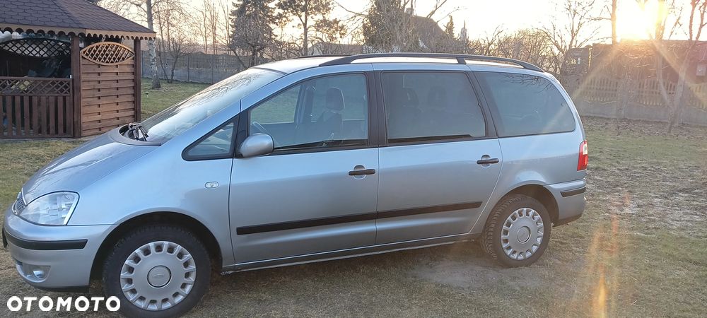 Ford Galaxy 1.9 TDI Ambiente - 3