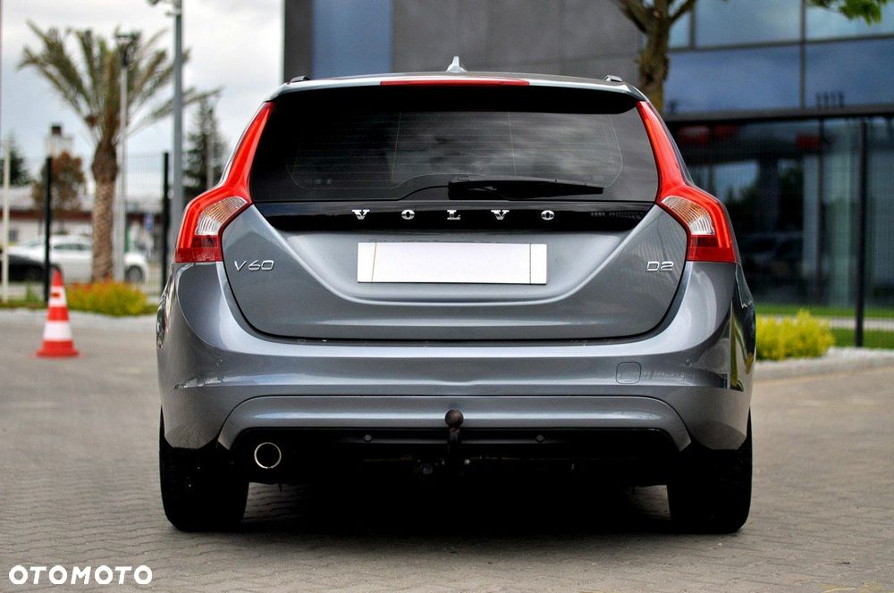 Volvo V60 D2 Momentum - 16