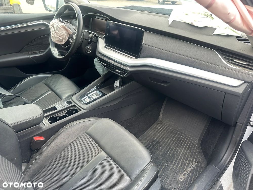 Skoda Octavia 1.4 TSI DSG Ambition - 8