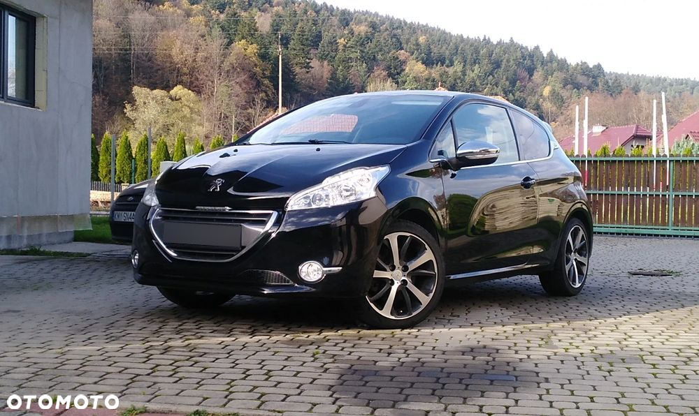 Peugeot 208 155 THP Allure - 12