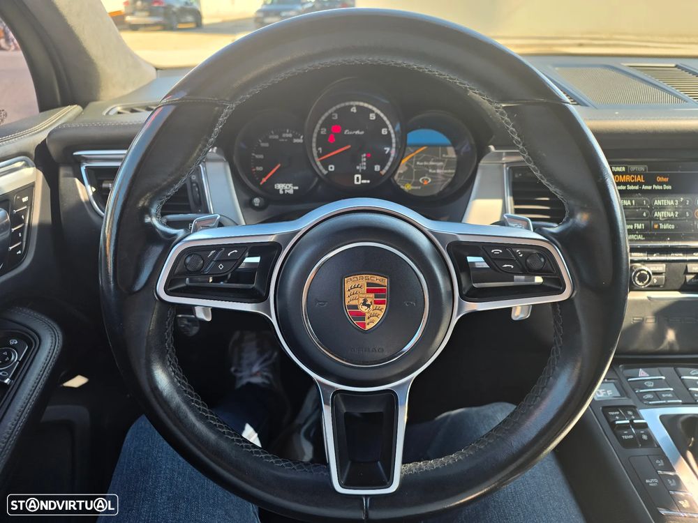 Porsche Macan Turbo PDK - 17