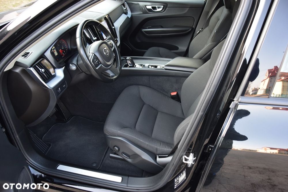 Volvo XC 60 B4 D AWD Geartronic Momentum - 12