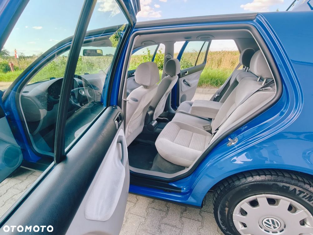 Volkswagen Golf - 22