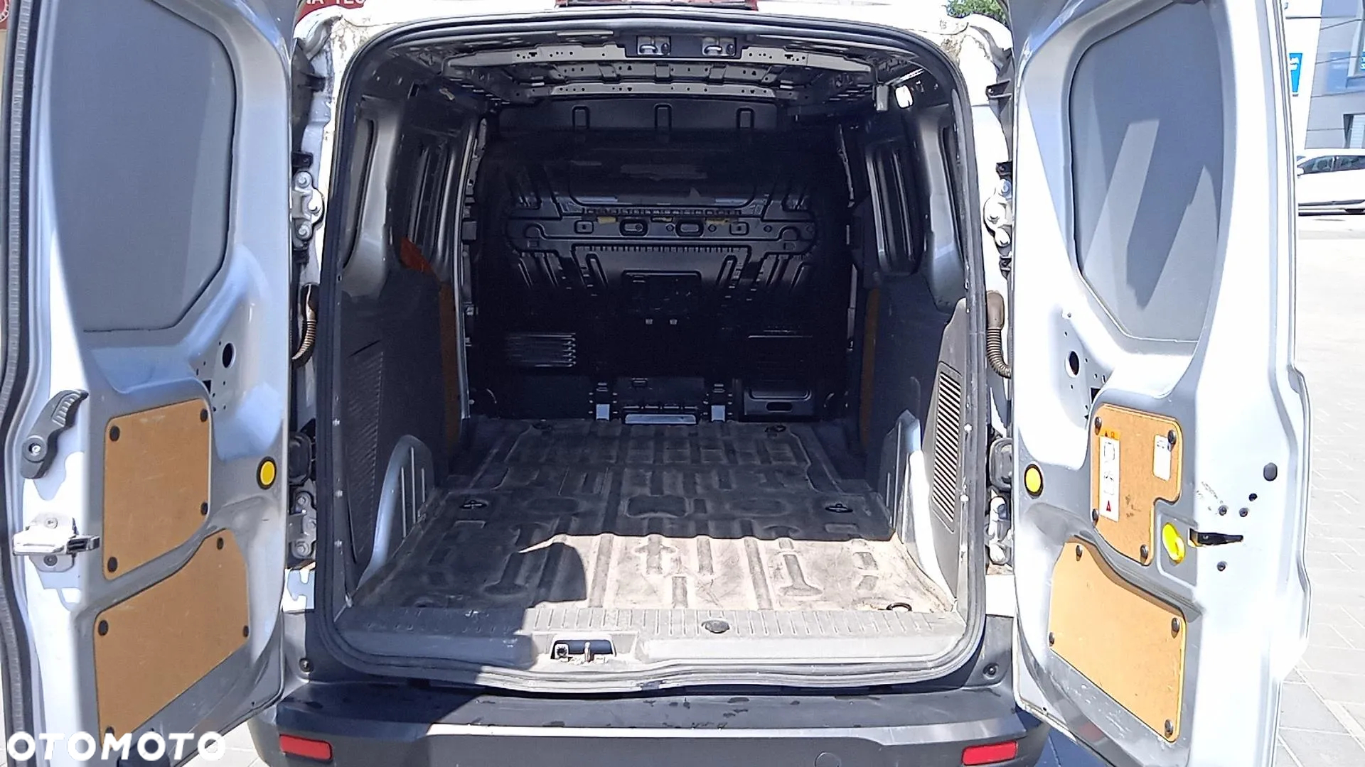 Ford Transit Connect - 27
