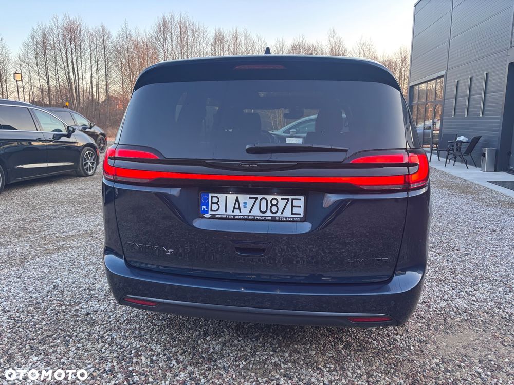 Chrysler Pacifica - 5