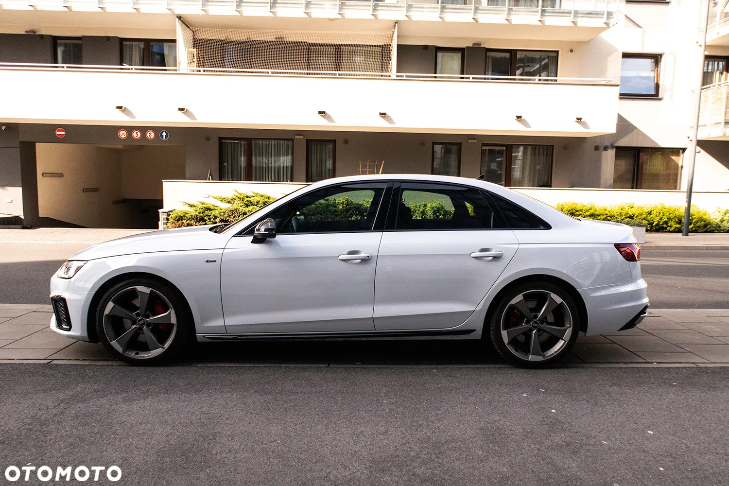 Audi A4 45 TFSI quattro S tronic S line - 9