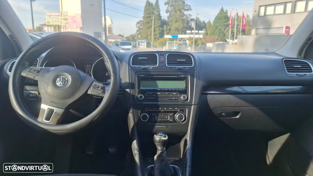 VW Golf 2.0 TDi Confortline - 9