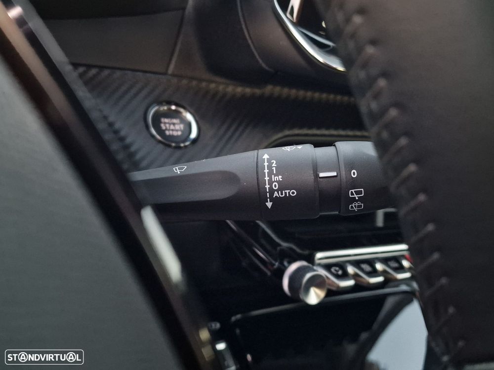 Peugeot 2008 1.2 PureTech Allure - 22