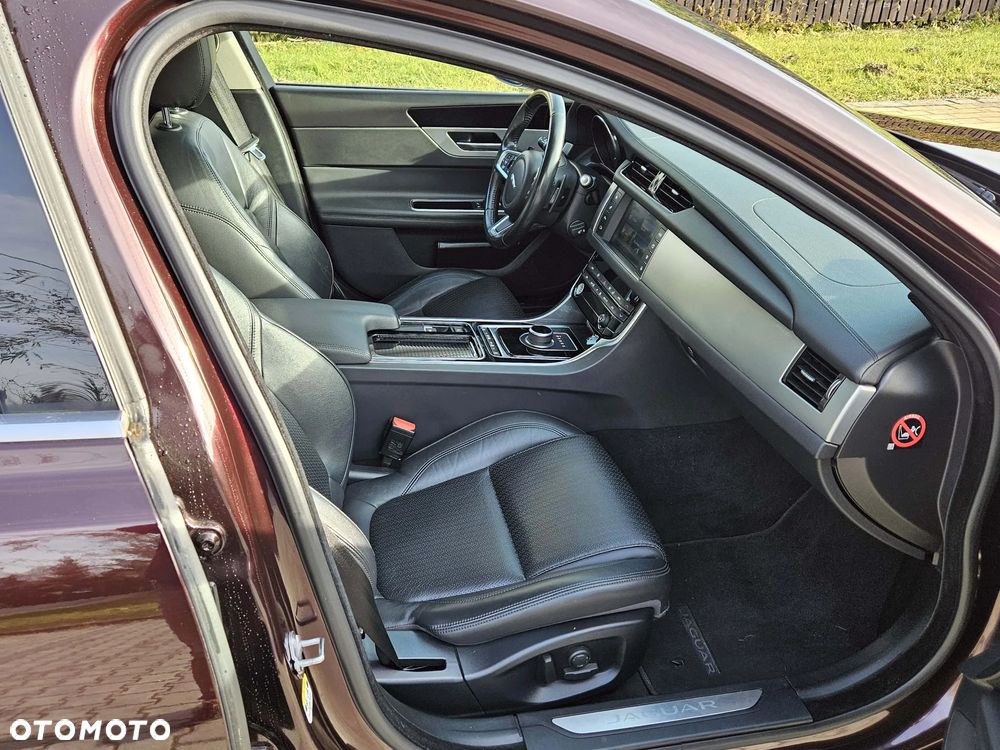 Jaguar XF 2.0 i4D AWD Prestige - 7