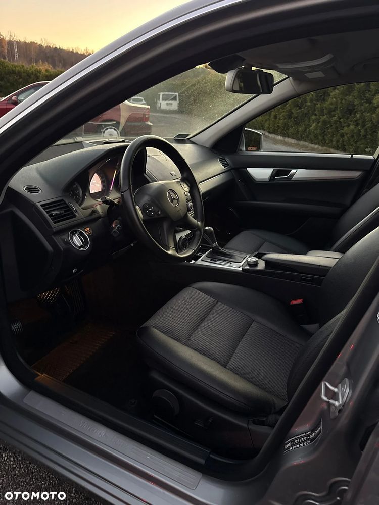 Mercedes-Benz Klasa C 250 CDI BlueEff Avantgarde 4-Matic - 27