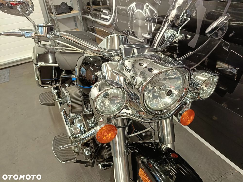 Harley-Davidson Touring Road King - 31