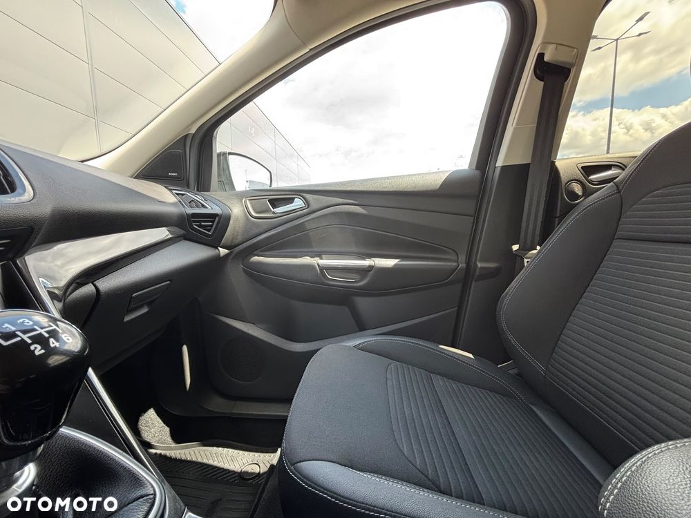 Ford Kuga 2.0 TDCi AWD Titanium - 40