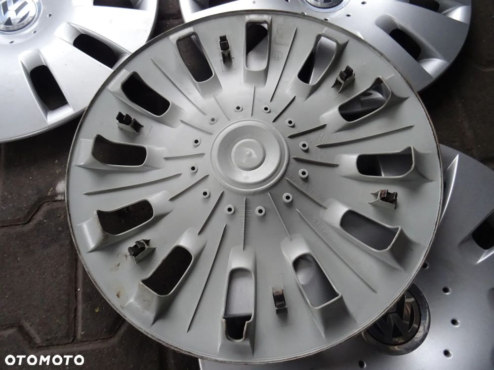 VOLKSWAGEN Oryginalne Kołpaki 15 na spinki do felg z rozstawem 5x100 - 6