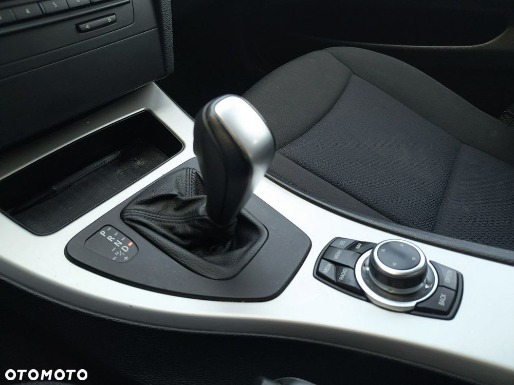 BMW Seria 3 318i - 22