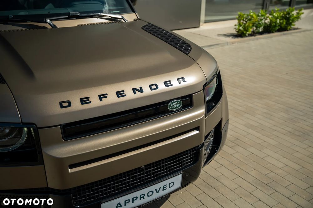 Land Rover Defender 3.0 D300 mHEV X-Dynamic HSE - 11