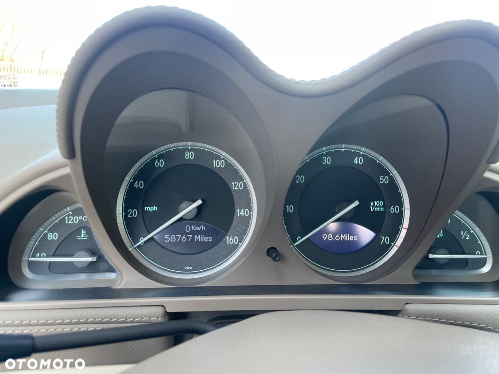 Mercedes-Benz SL - 25