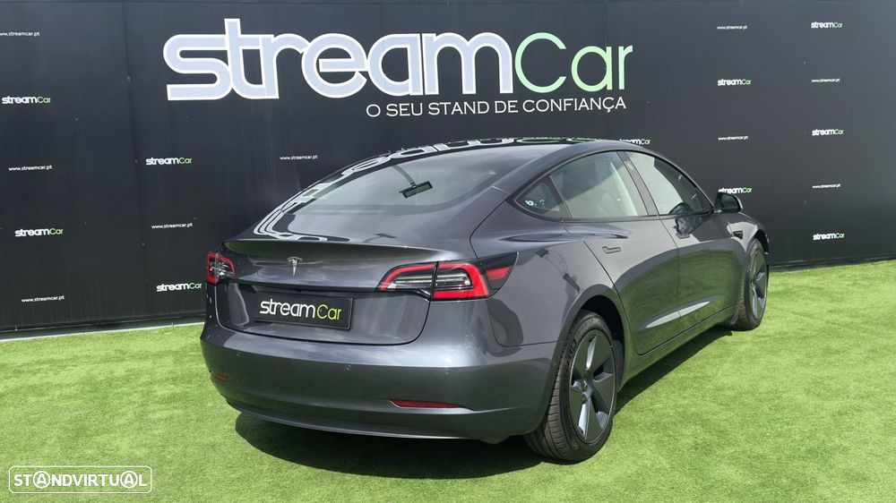Tesla Model 3 Standard Range Plus RWD — fotografia 8