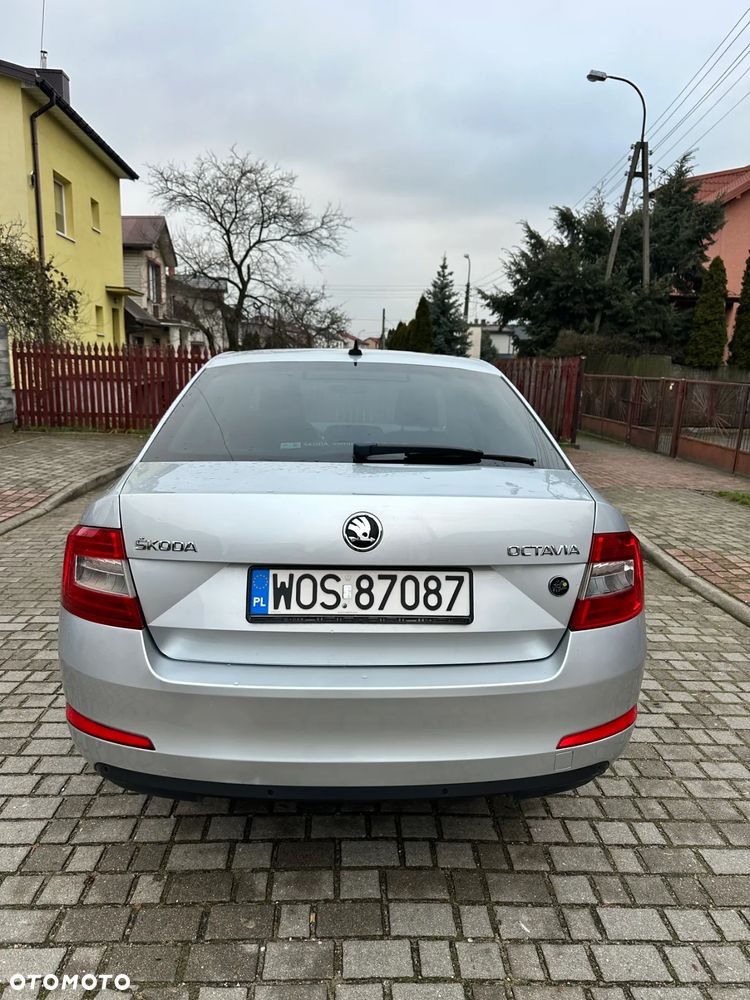 Skoda Octavia 1.6 TDI Style DSG - 6