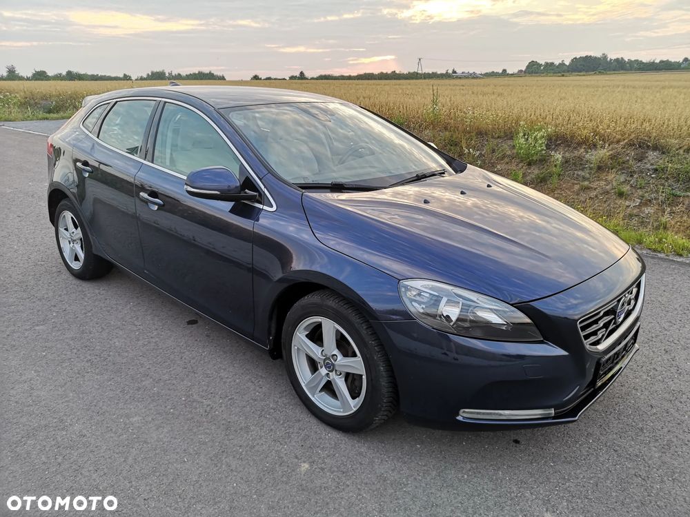 Volvo V40 D3 Momentum - 34