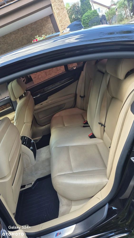 BMW Seria 7 740i - 15
