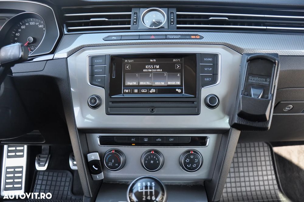 Volkswagen Passat 2.0 TDI (BlueMotion Technology) Trendline - 13