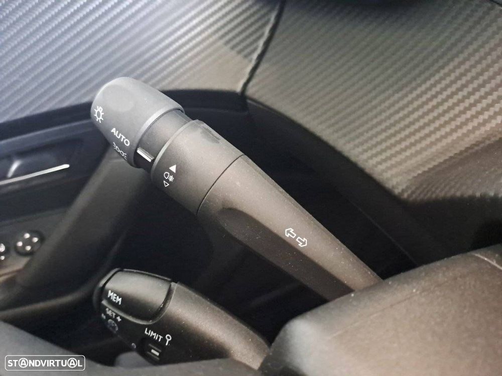 Peugeot 2008 1.2 PureTech Active Pack - 7