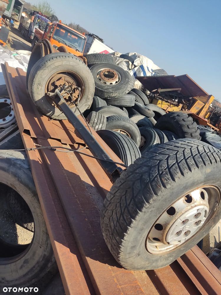 oś z kołami do przyczepki - 1