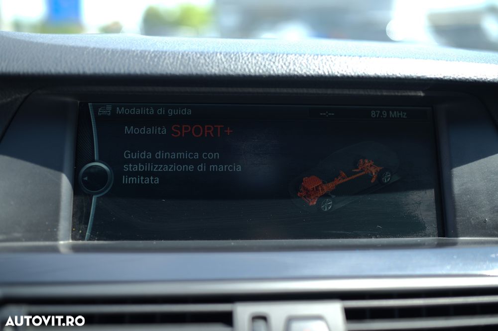 BMW Seria 5 520d - 24