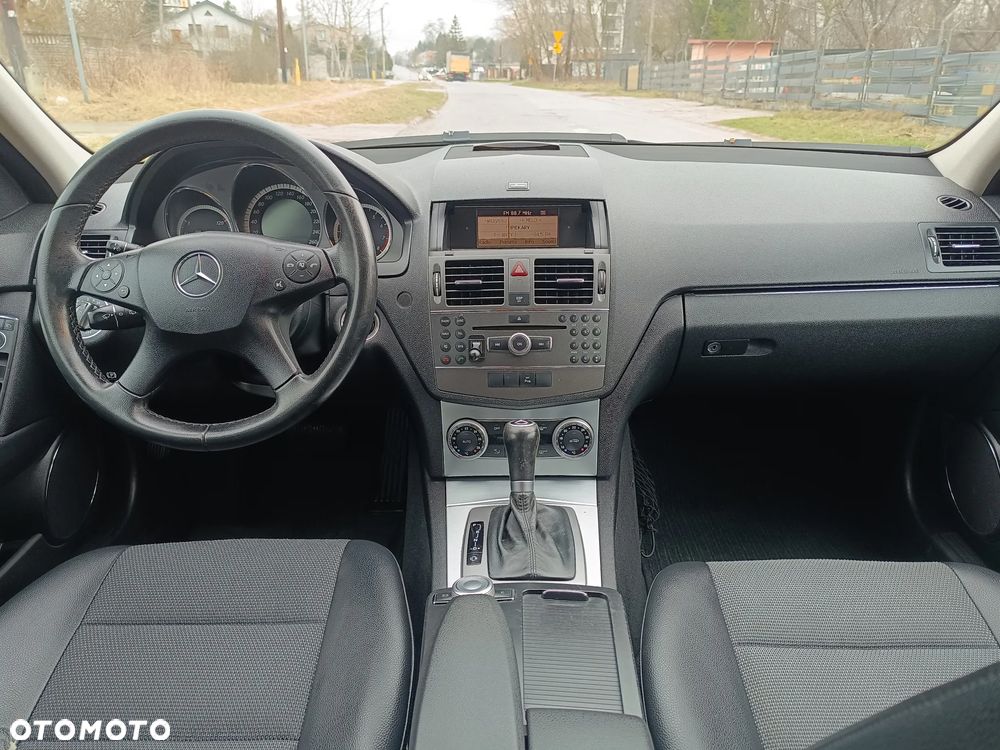 Mercedes-Benz Klasa C 250 CGI Automatik BlueEFFICIENCY Avantgarde - 8