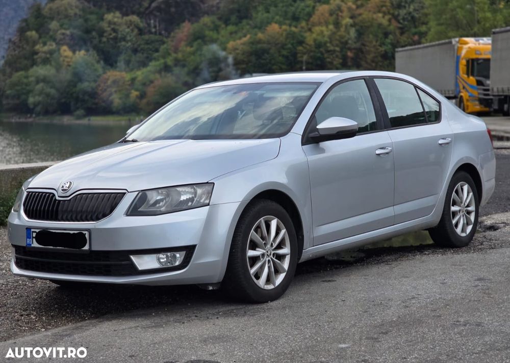 Skoda Octavia 1.6 TDI AMBITION DSG - 16