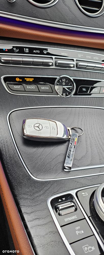 Mercedes-Benz Klasa E 220 d 4Matic 9G-TRONIC AMG Line - 39