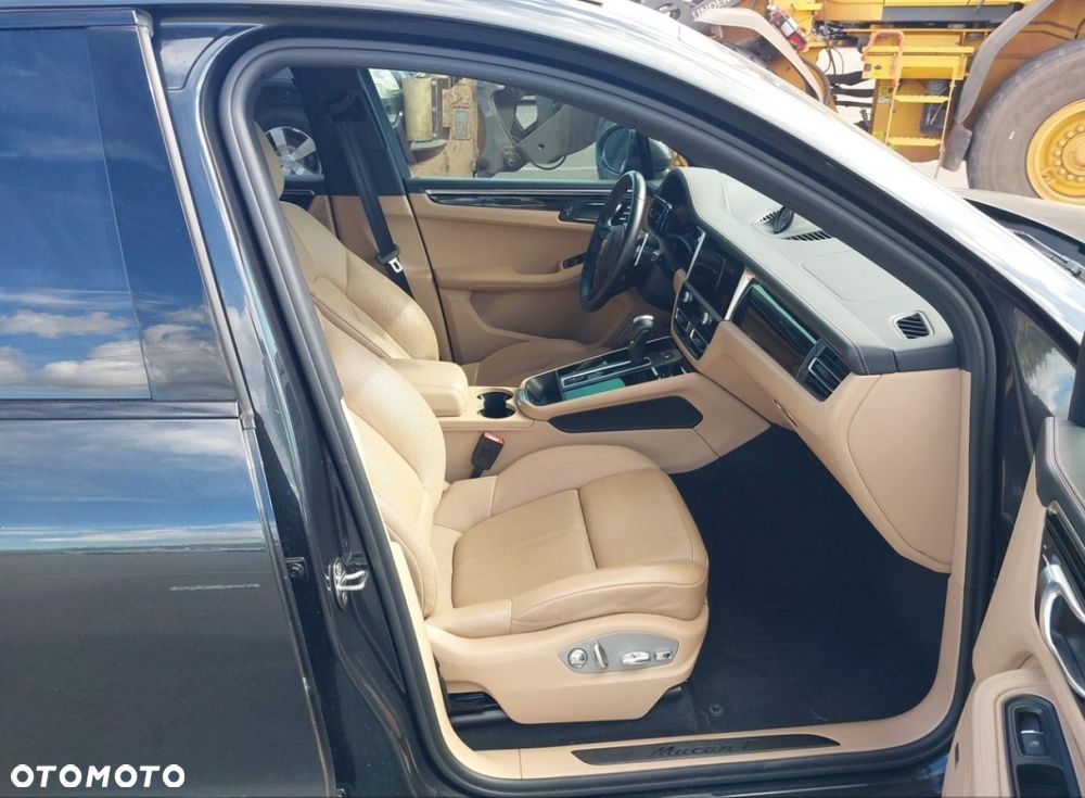 Porsche Macan - 10
