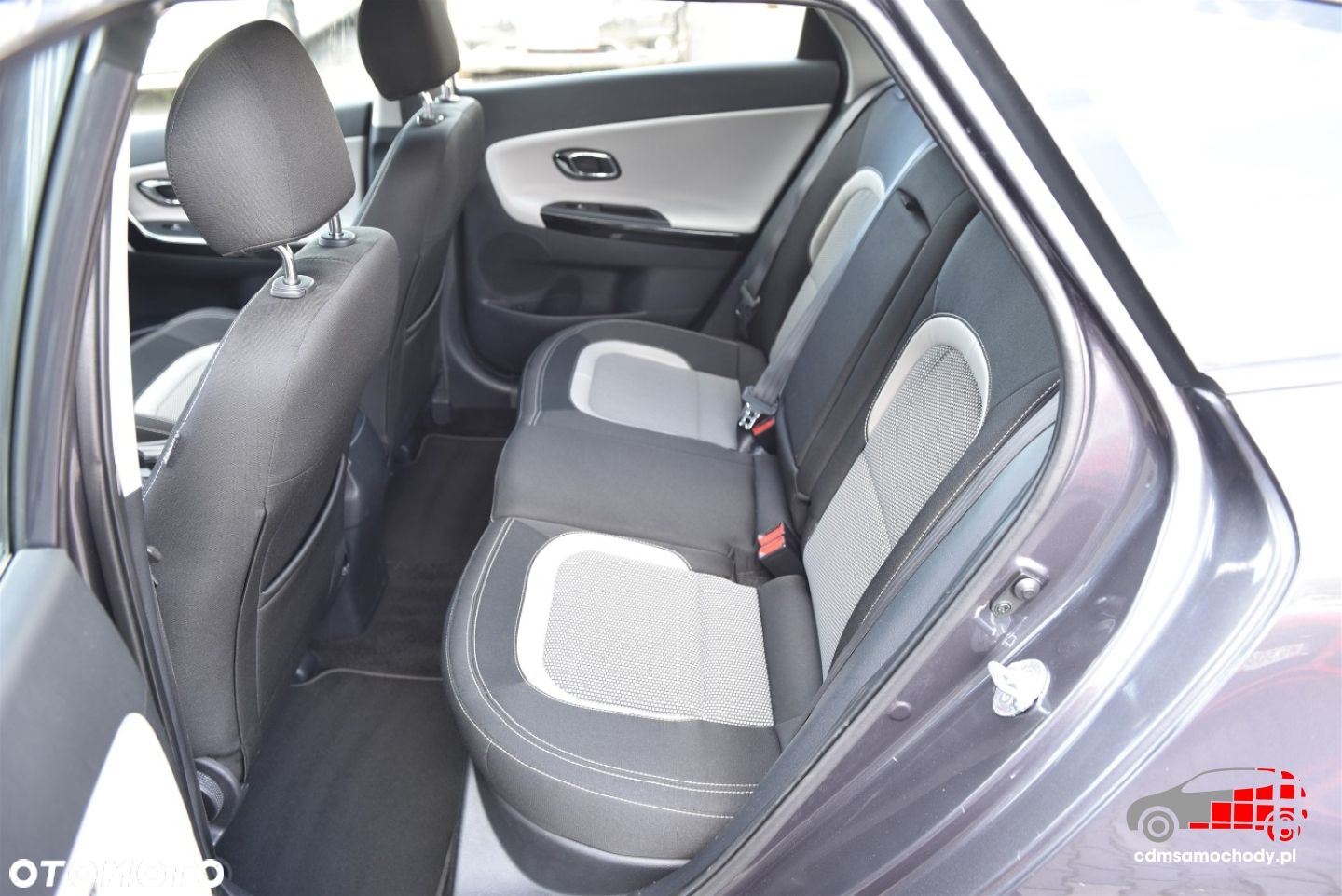 Kia Ceed - 16