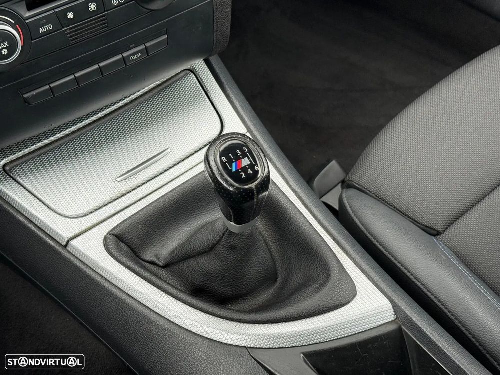 BMW 118 d Pack M - 22