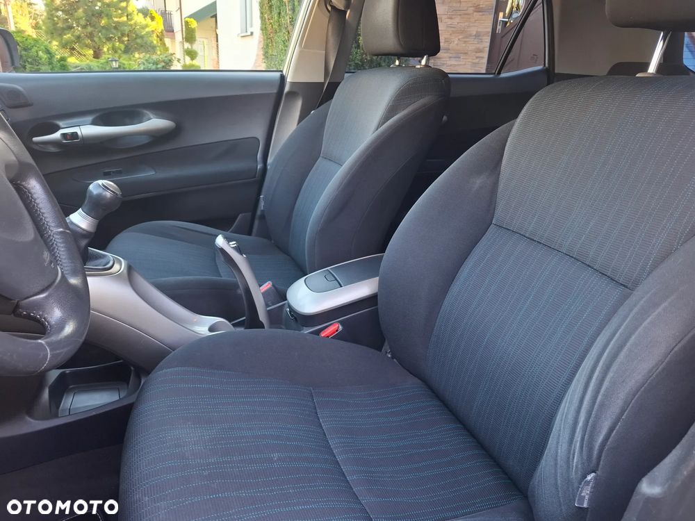 Toyota Auris - 13