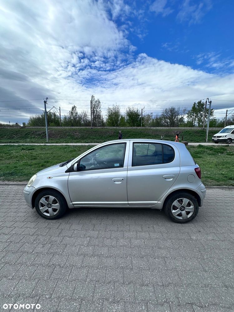 Toyota Yaris 1.0 Terra - 3