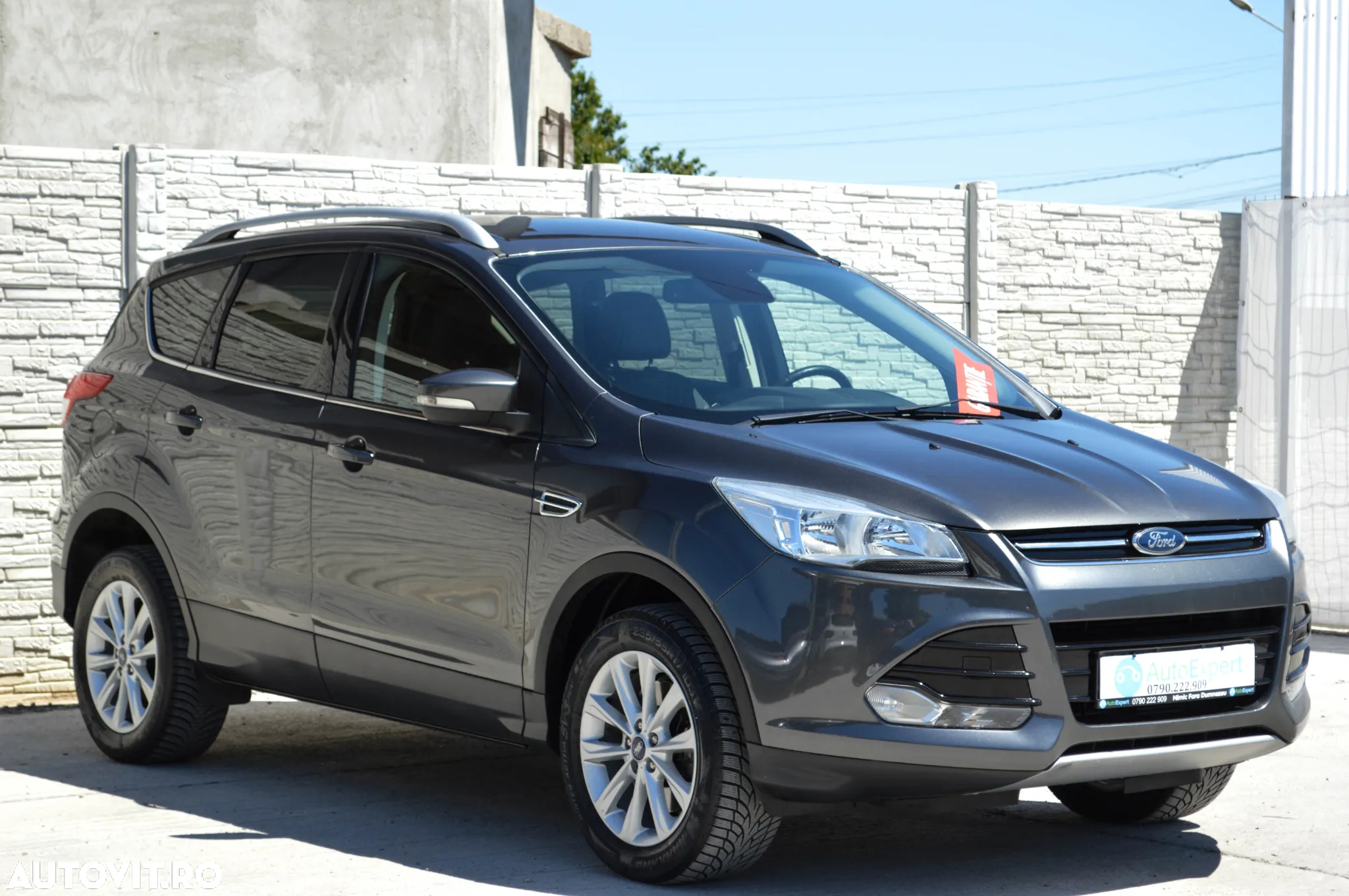 Ford Kuga 2.0 TDCi 4x4 Aut. Titanium - 2