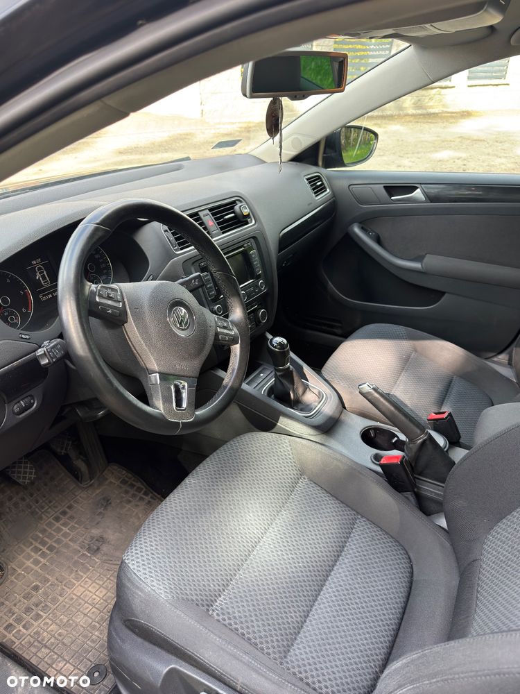 Volkswagen Jetta 1.6 TDI DPF Comfortline - 8