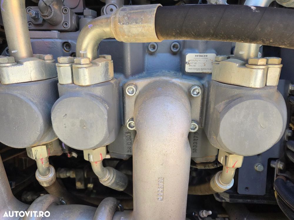 Hitachi ZX210, 23t, cupa NOUA 1,3mc, CUPLA RAPIDA, camere spate si laterale, inst picon, CONSUM MEDIU 9,6l/h, senile 80% ok doar 988h deplasare, 3 pompe hidr HITACHI, antifurt, motor ISUZU, ad sapare 7m, ridica 14t, STARE BUNA,leasing 4ani-83.900 EUR+Tva - 35