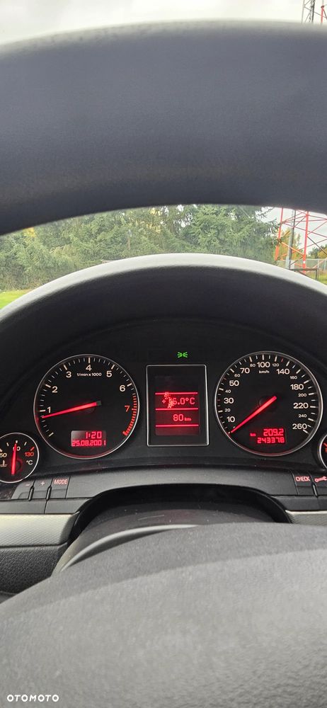 Audi A4 Avant 2.4 - 7