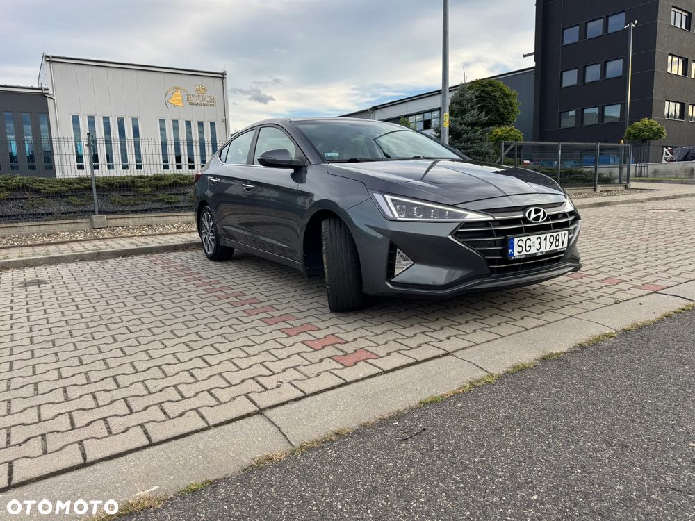 Hyundai Elantra - 3