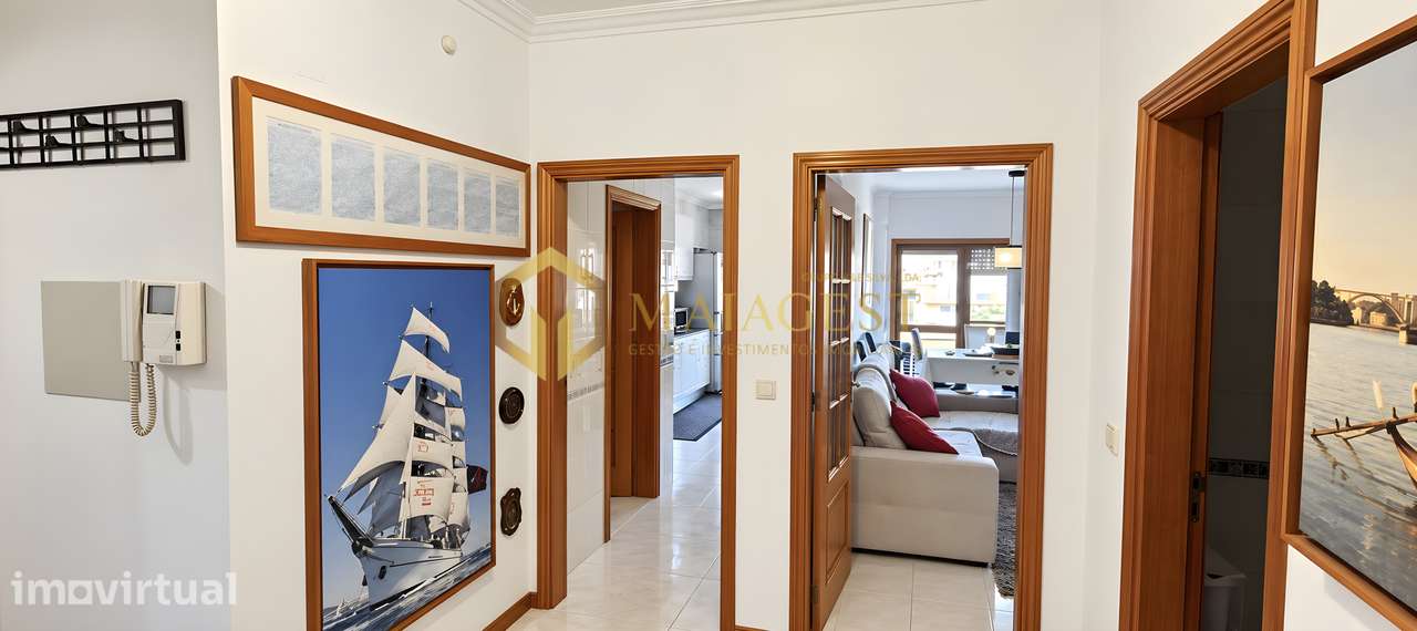 Apartamento T1 com Vista Mar, Varanda e Garagem a 900 m da Praia - Grande imagem: 5/33
