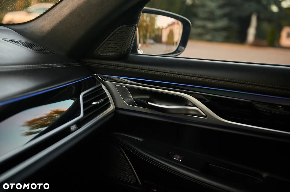 BMW Seria 7 740d xDrive mHEV sport - 36