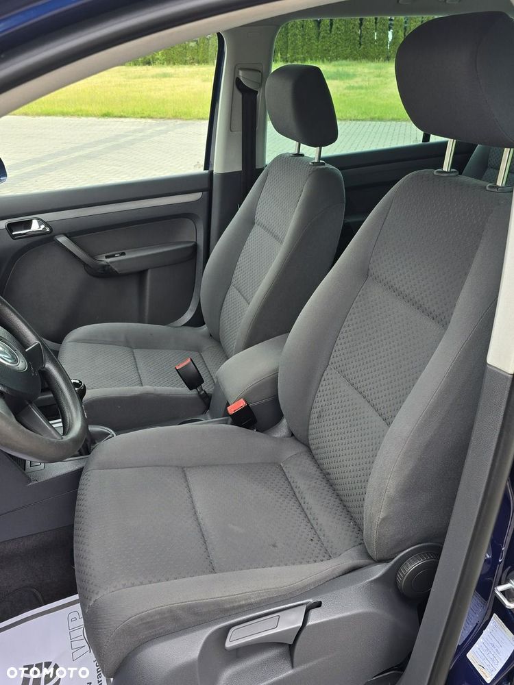 Volkswagen Touran - 15