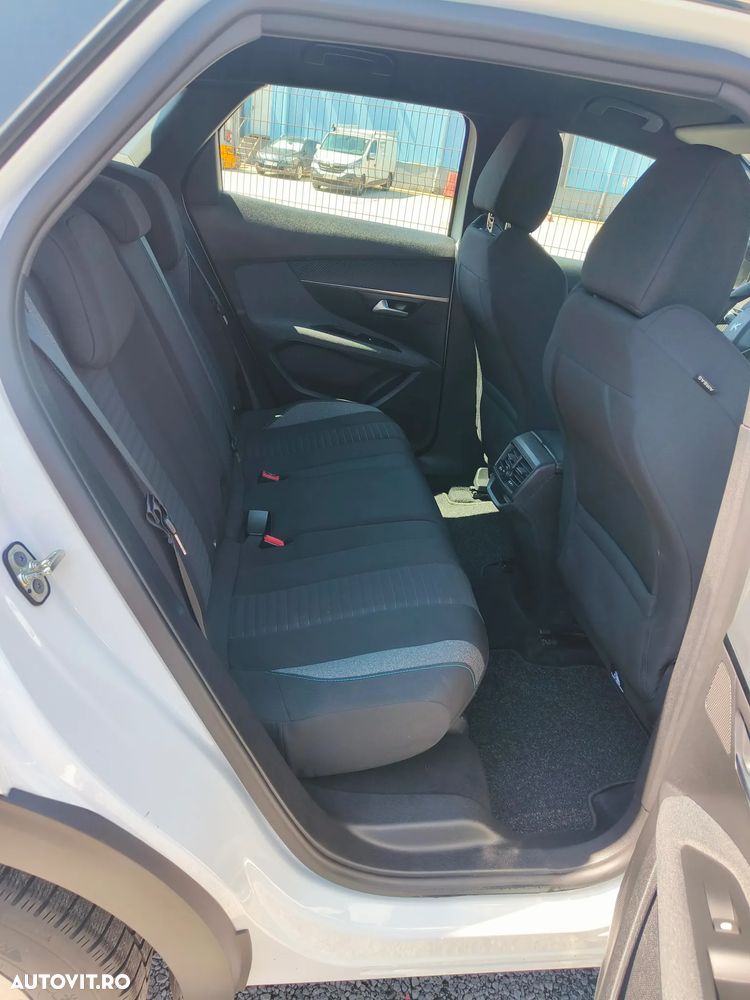 Peugeot 3008 PureTech 130 Stop & Start GPF EAT8 Allure - 11