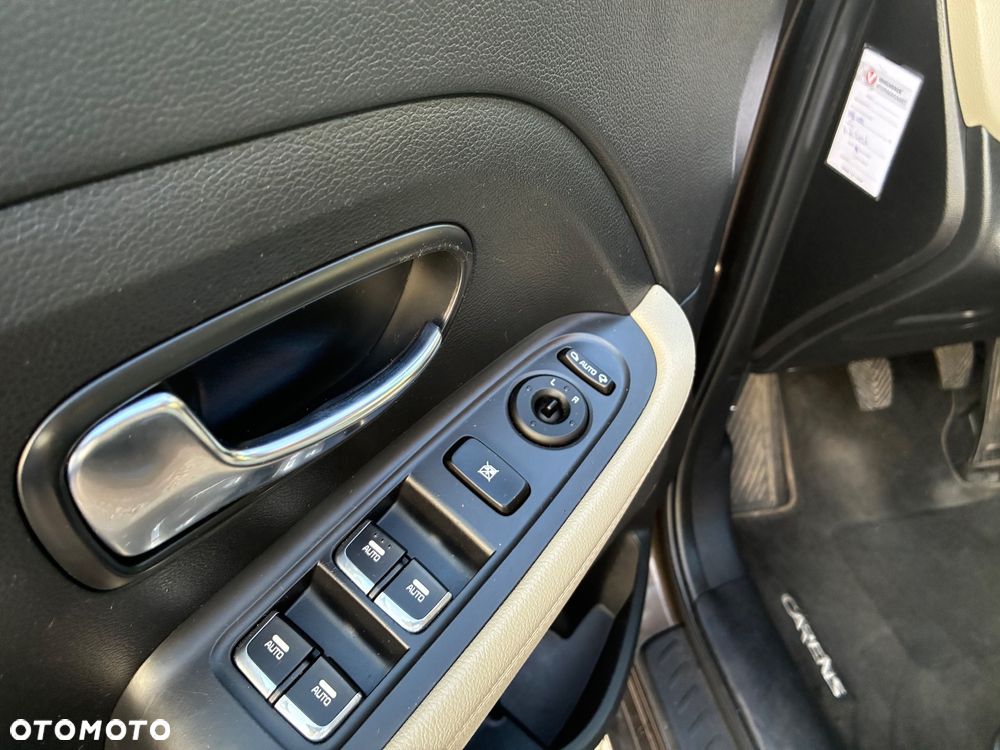 Kia Carens 1.6 GDI Attract - 14