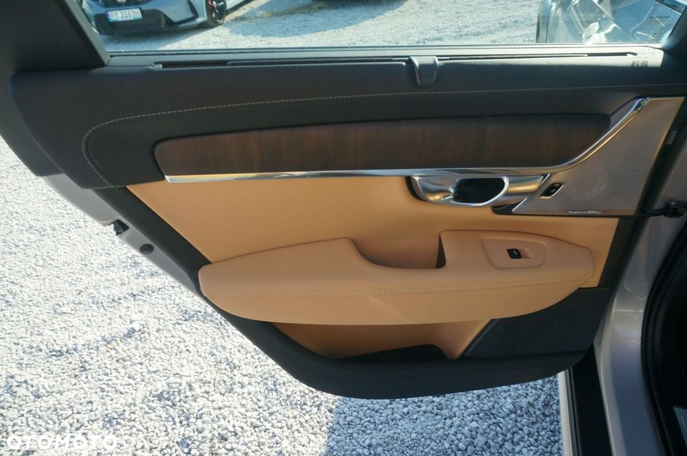Volvo V90 Cross Country B5 D AWD Ultimate - 27